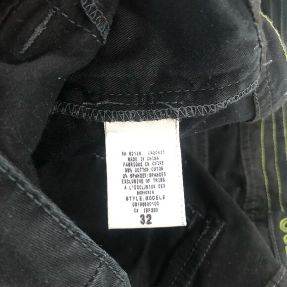 Vintage Guess Khaki Shorts - Picture 5 of 11